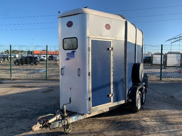 Ifor Williams HB505R Twin Axle Double Berth Hoursebox