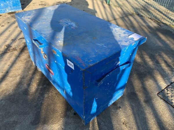 UNRESERVED Blue Job Box c/w Castors