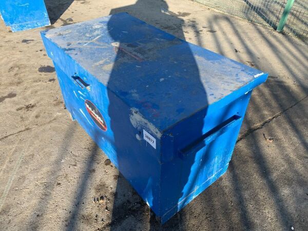 UNRESERVED Blue Job Box c/w Castors