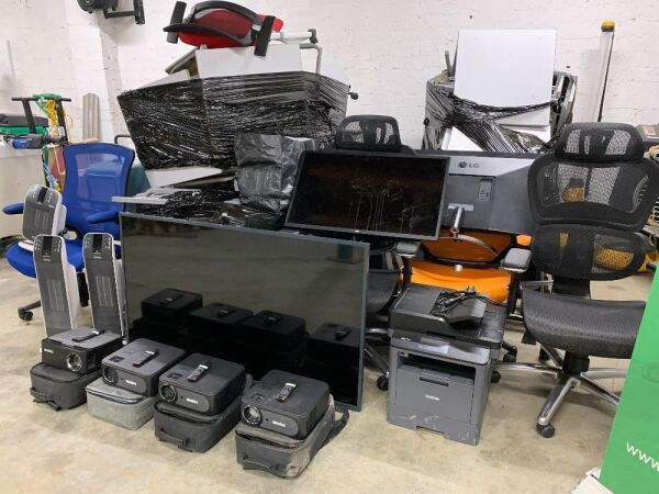 UNRESERVED Selection Of IT Equipment To Incl: 4 x Projectors, Screens, Printer, Heaters,Desks, - Office Chairs, White Boards, Fold Up Tables & Classroom Chairs & More