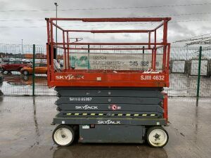 UNRESERVED 2016 Skyjack SJ4632 Electric Scissors Lift c/w Control Box