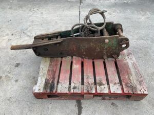 UNRESERVED Rock Breaker with Chisel 45mm pins