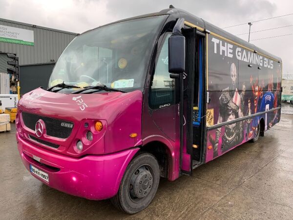 2000 Mercedes Benz 814D Gaming Bus