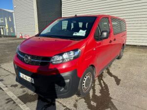 UNRESERVED 2022 Opel Vivaro L1 9 Seater Shuttle