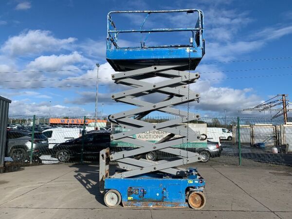 2015 Genie GS-4047 Electric Scissors Lift c/w Control Box