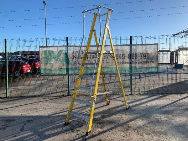 Clow 5 Step Fibreglass Podium Ladder
