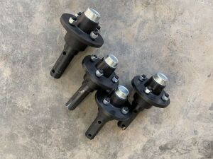 NEW 4 x 750KG 4 Stud Stub Axles
