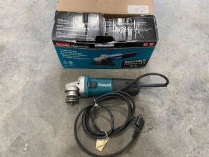 UNRESERVED Makita 4.5" Angle Grinder