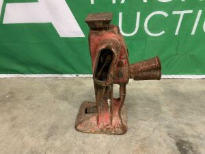 UNRESERVED Toe Jack