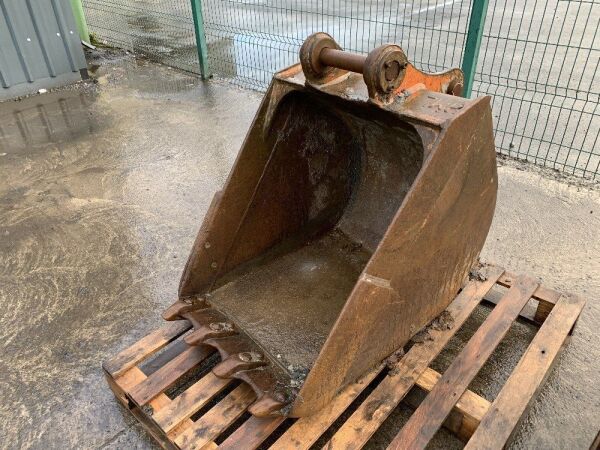 UNRESERVED 2ft Digging Bucket to Suit 6T Hitachi