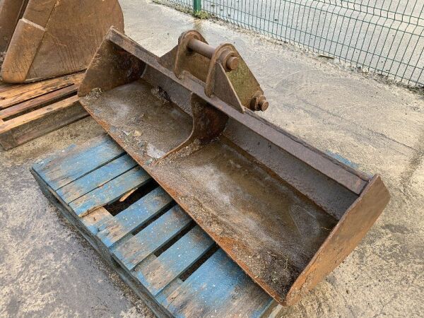 UNRESERVED 5ft Grading Bucket to Suit 6T Hitachi