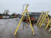 UNRESERVED 5 Rung Yellow Fiberglass 2.61m 150KG Ladder - 2