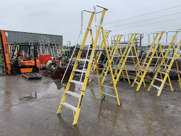 UNRESERVED 5 Rung Yellow Fiberglass 2.71m 150KG Ladder