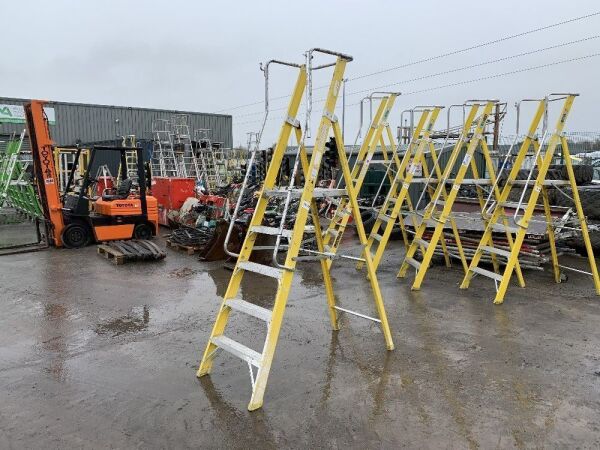 UNRESERVED 4 Rung Yellow Fiberglass 2.33m 150KG Ladder