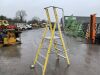 UNRESERVED 3 Rung Yellow Fiberglass 2.05m 150KG Ladder - 4