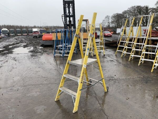 UNRESERVED 2 Rung Yellow Fiberglass 1.79m 150KG Ladder