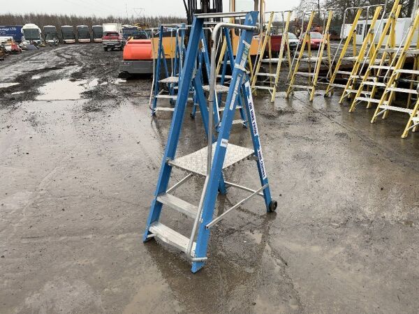 UNRESERVED Lyte 2 Rung Blue 1.6m 150KG Ladder