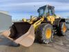 UNRESERVED 2005 Komatsu WA320-5H Agri Loader - 2