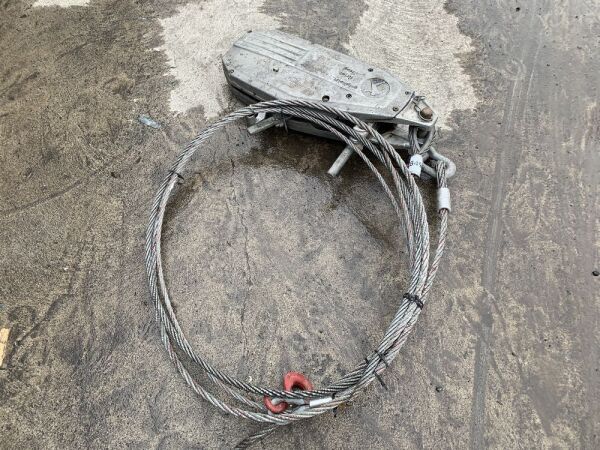 Large Tipfor Cable Puller c/w Cable