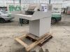 UNRESERVED 2011 EBA 6040 3 Pase Paper Shredder