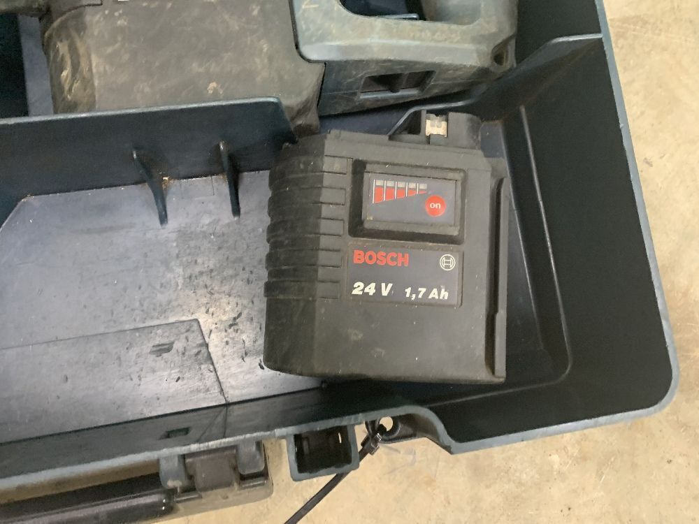 UNRESERVED Bosch GBH VFR Battery Drill in Case c w Battries in