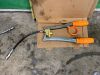 UNRESERVED Dargan Double Lever Grease Gun