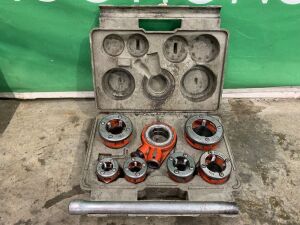 UNRESERVED Ridgid R-200 Ratchet Threader Set