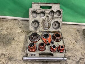 UNRESERVED Ridgid R-200 Ratchet Threader Set