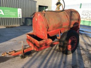 UNRESERVED Red Fast Tow Metal Fuel Bowser