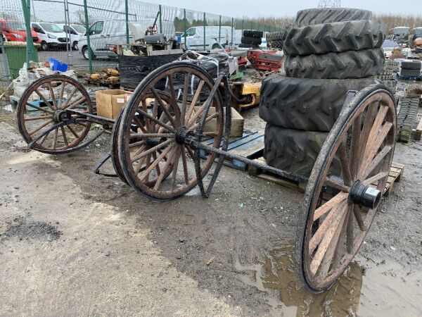 UNRESERVED 4x Carriage Wheels, 2x Axles & 4 Springs