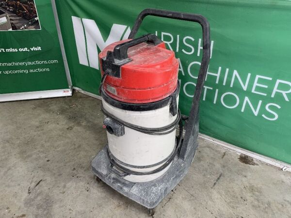 UNRESERVED Socotec Dakota 440 110v Portable Wet/Dry Vacuum