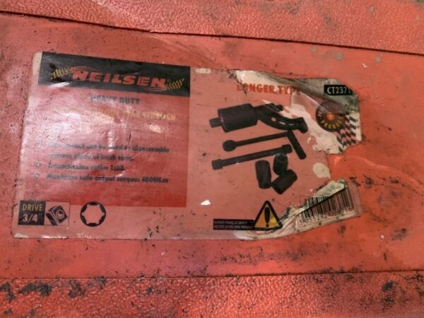 UNRESERVED Neilsen Manual Torque Rire Wrench