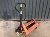 AC 2500Kg Pallet Truck