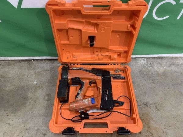UNRESERVED Spit 800P+ Nail Gun In Case