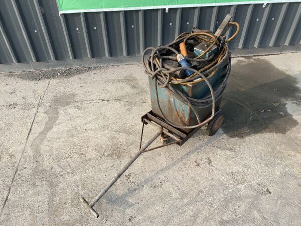 UNRESERVED Pickhill Welder c/w Stand