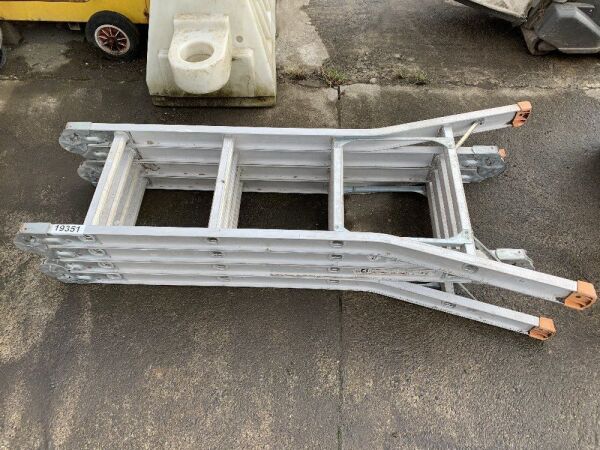 UNRESERVED Ladder