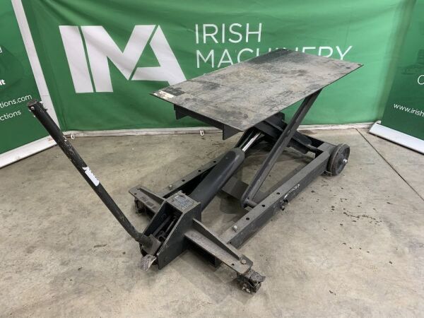 UNRESERVED 2T Scissor Table