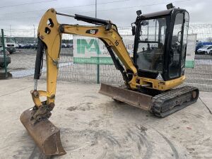 UNRESERVED 2015 Caterpillar 302.7DCR 2.8T Excavator 