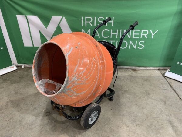 UNRESERVED Draper 220v Cement Mixer