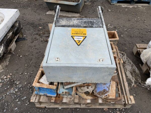 UNRESERVED Pallet of Concrete Cubes