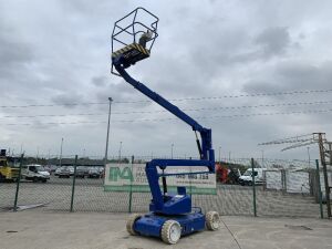 UNRESERVED 2004 UpRight AB38 11.5M Electric Articulated Boom Lift