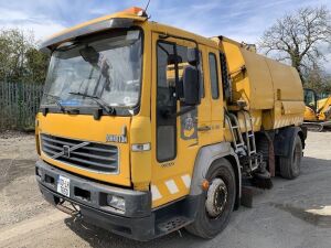 UNRESERVED 2000 Volvo FL6.14