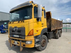 UNRESERVED 2008 Hino 700 2838 Tipper