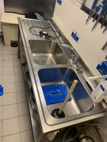 S/S Double Sink c/w Grease Trap