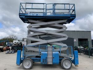 UNRESERVED 2005 Genie GS4390 49FT Rough Terrain Diesel Scissors Lift