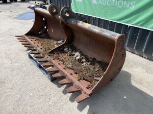 UNRESERVED 8ft Digging Bucket (80mm Pins)