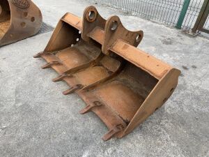 UNRESERVED 4'5" Digging Bucket (70mm Pins)