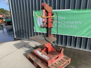 UNRESERVED Hand Engineering Vertical 14T Hydraulic Tractor Log Splitter