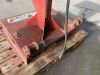 UNRESERVED Hand Engineering Vertical 14T Hydraulic Tractor Log Splitter - 10