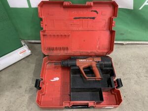 UNRESERVED Hilti DXA40 Nail Gun